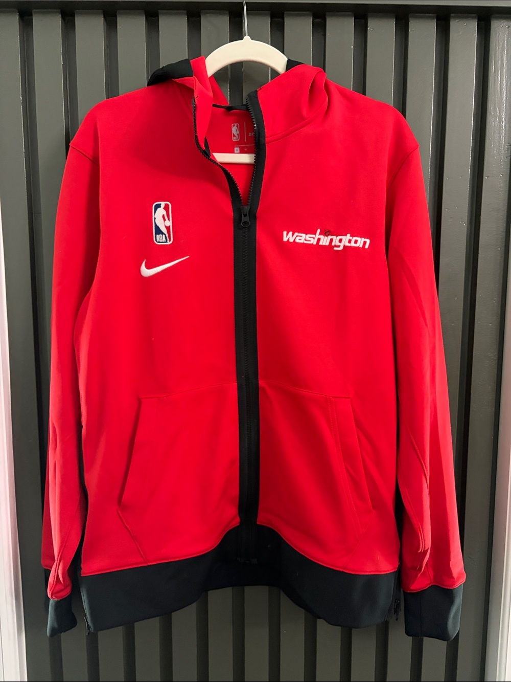 Men’s Nike dri fit Washington Wizards shooting zip up hoodie